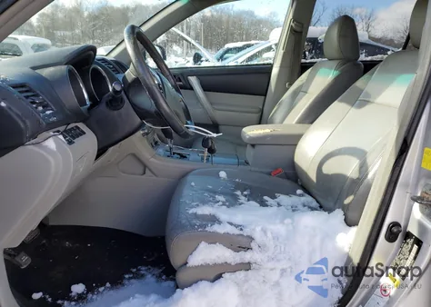 2011 Toyota Highlander Base из США, поврежденный, VIN 5TDBK3EH7BS060652